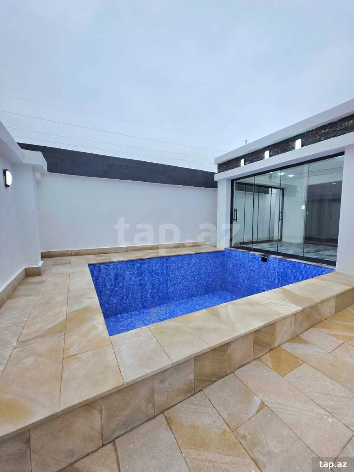 Satılır 4 otaqlı həyət evi