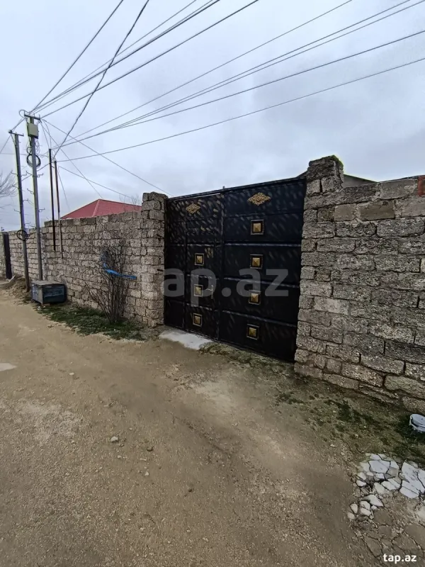 Satılır 4 otaqlı həyət evi