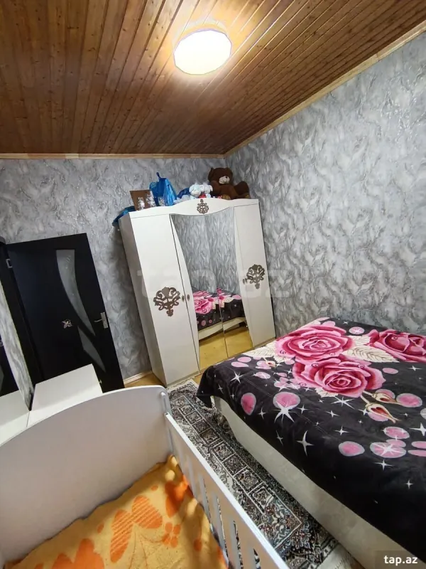 Satılır 4 otaqlı həyət evi