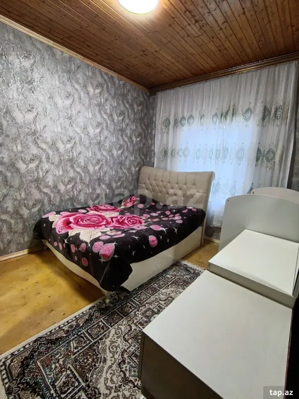 Satılır 4 otaqlı həyət evi