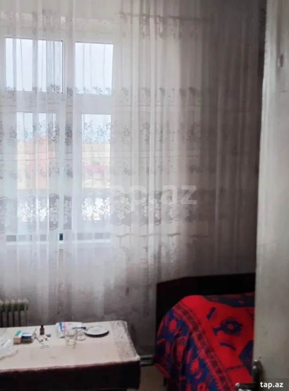 Satılır 4 otaqlı mənzil 90 m²