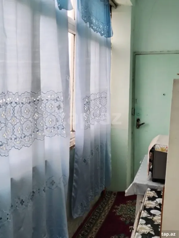 Satılır 4 otaqlı mənzil 90 m²