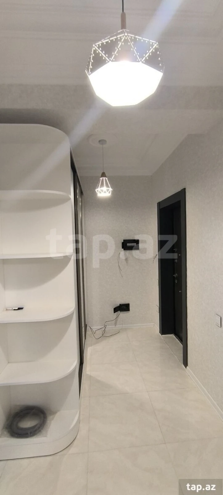 Kirayə verilir 3 otaqlı yeni tikili 93.2 m²