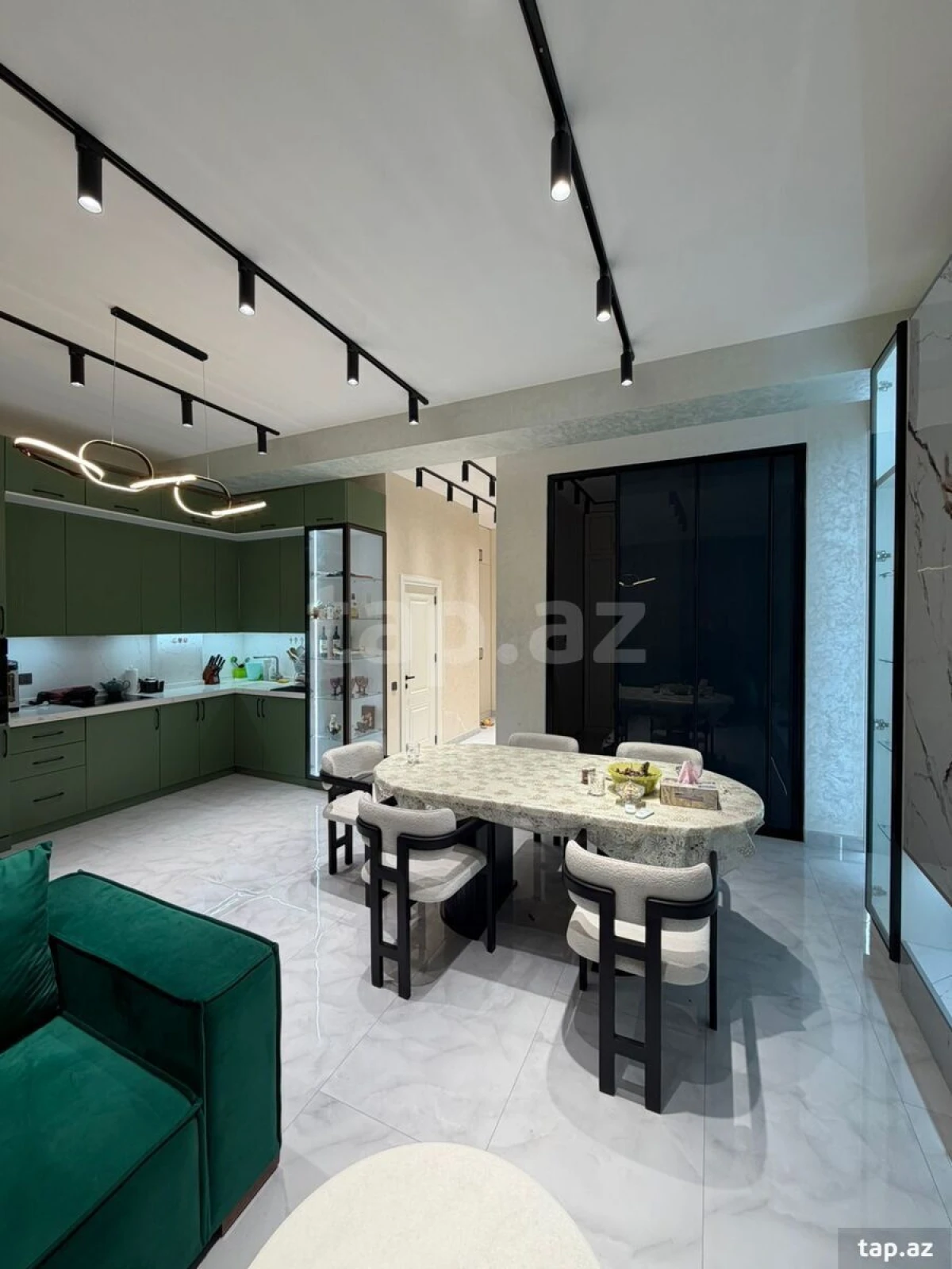 Kirayə verilir 3 otaqlı yeni tikili 90 m²