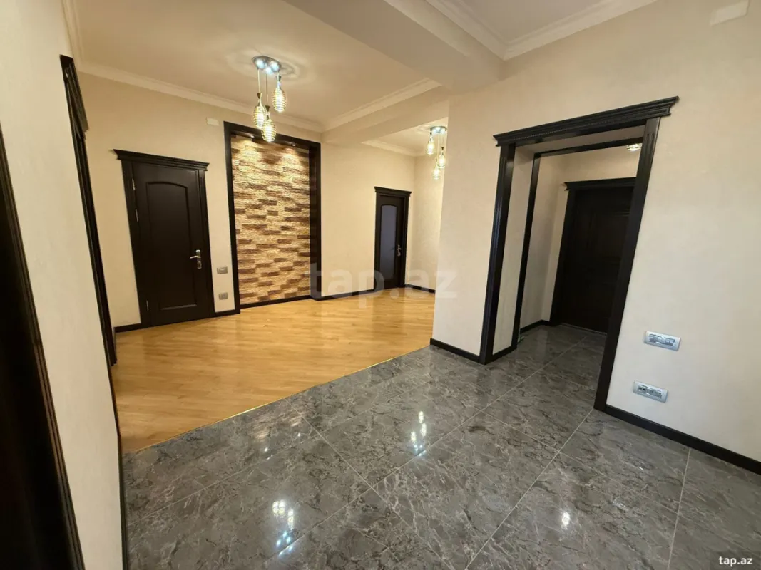 Kirayə verilir 3 otaqlı yeni tikili 153 m²