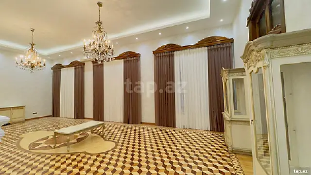 Satılır 5 otaqlı mənzil 220 m²