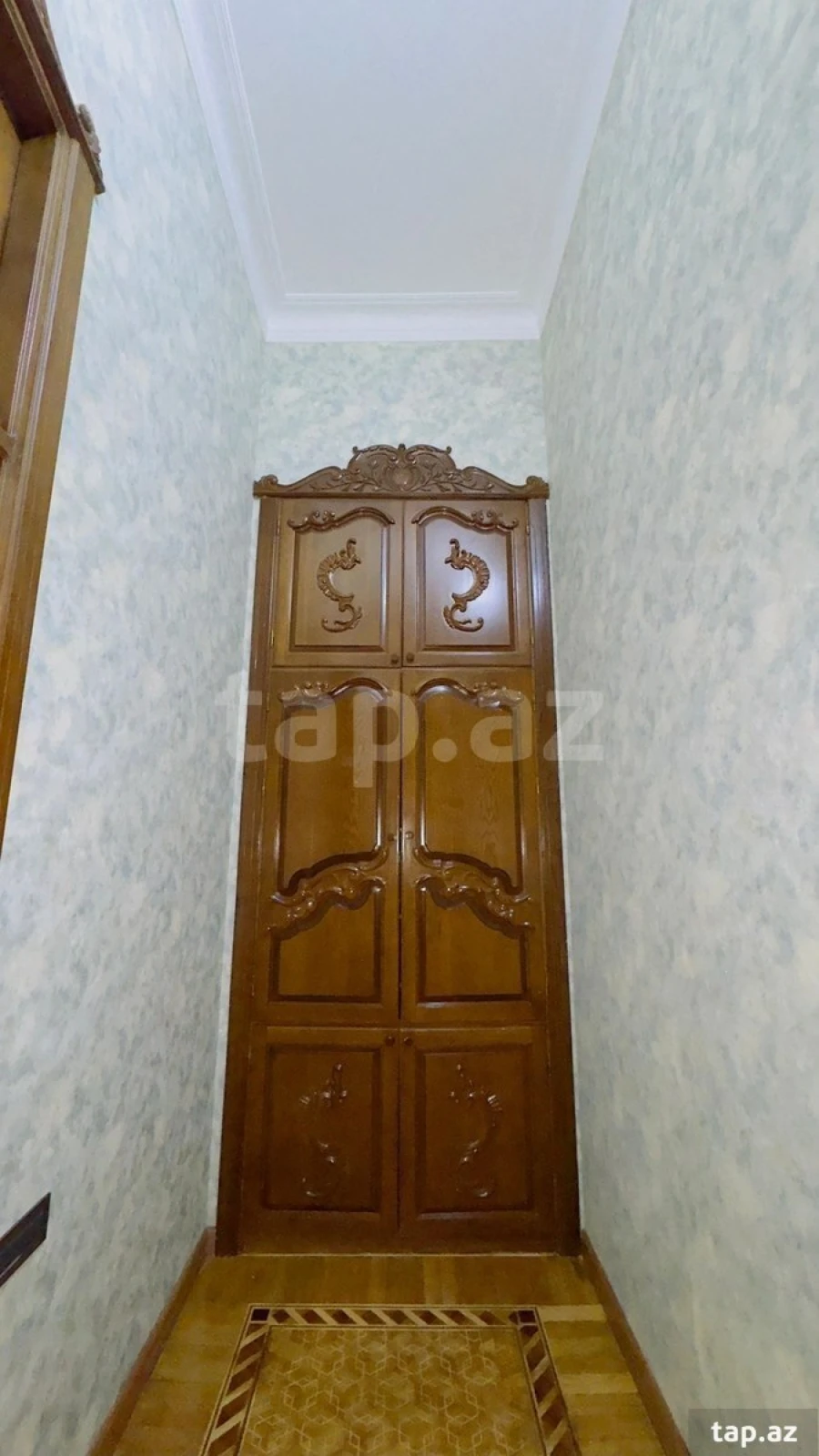 Satılır 5 otaqlı mənzil 220 m²