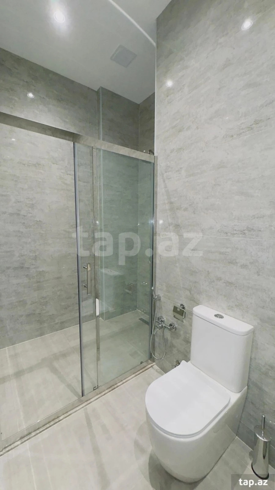 Satılır 5 otaqlı mənzil 220 m²