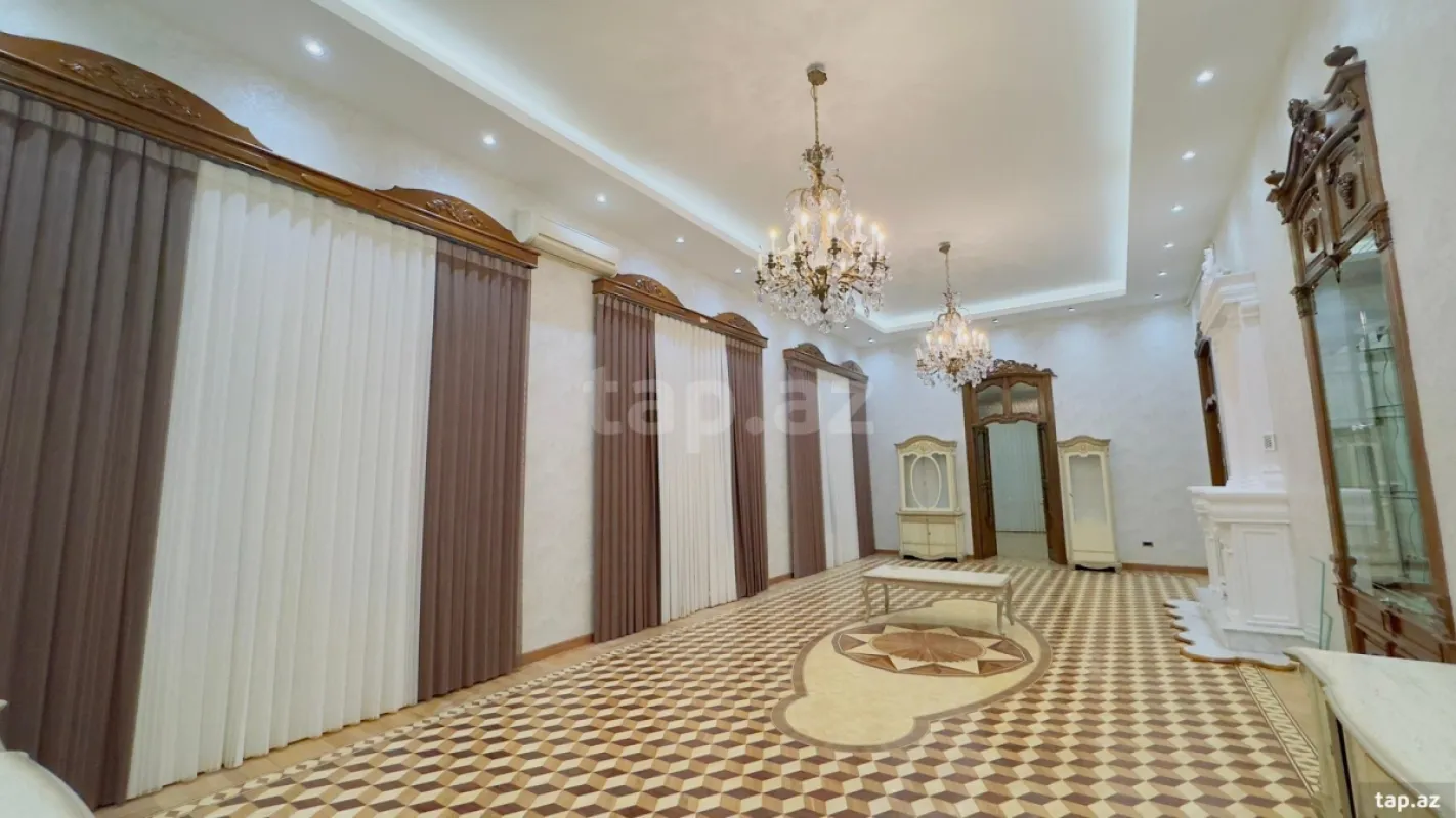Satılır 5 otaqlı mənzil 220 m²