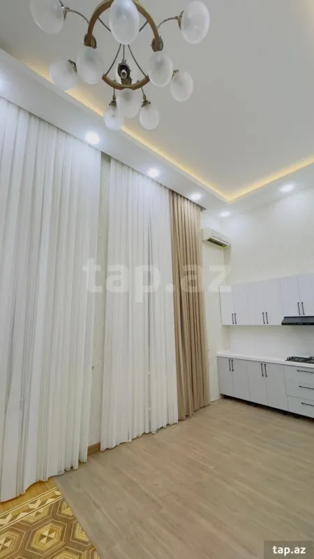 Satılır 5 otaqlı mənzil 220 m²