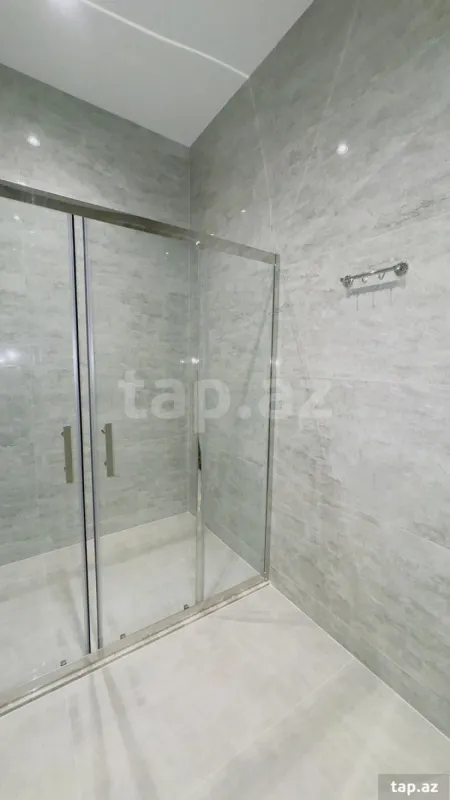 Satılır 5 otaqlı mənzil 220 m²