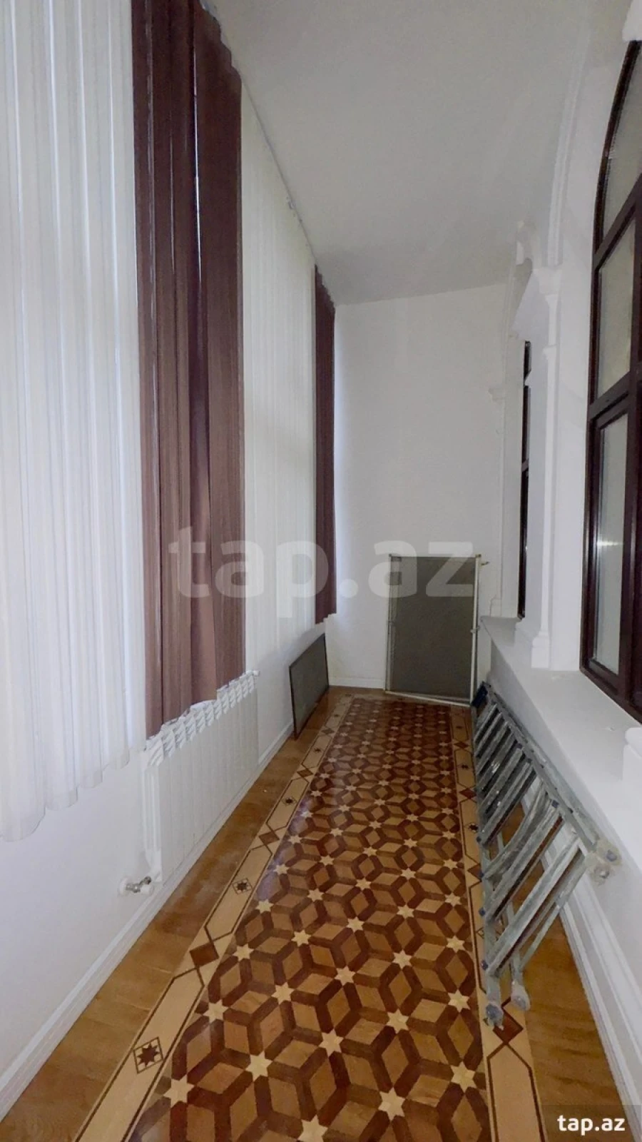 Satılır 5 otaqlı mənzil 220 m²