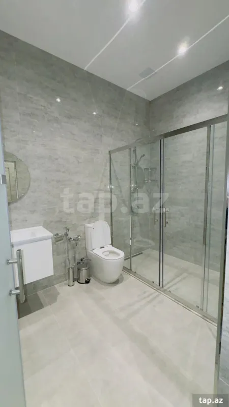 Satılır 5 otaqlı mənzil 220 m²