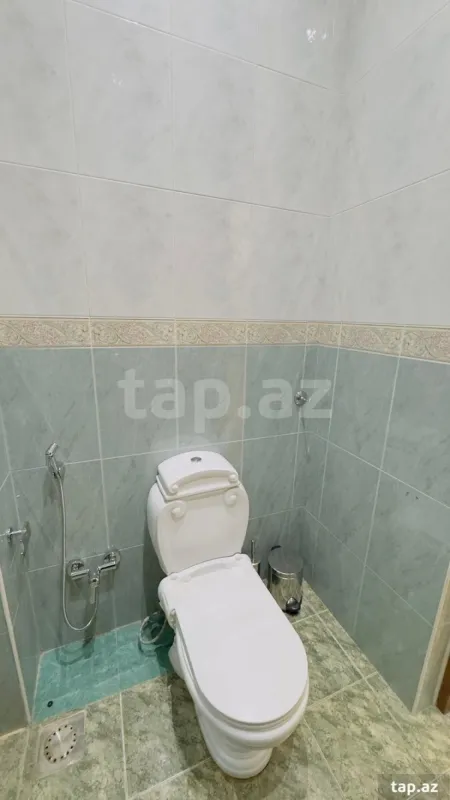 Satılır 5 otaqlı mənzil 220 m²