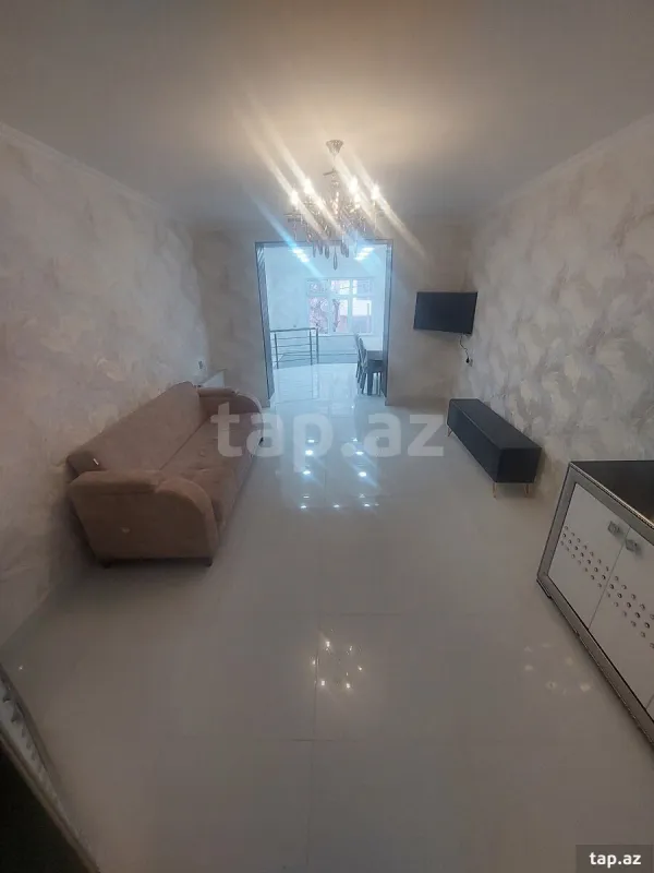 Kirayə verilir 2 otaqlı mənzil 65 m²