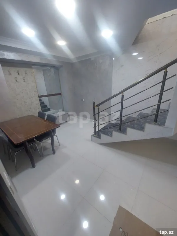 Kirayə verilir 2 otaqlı mənzil 65 m²