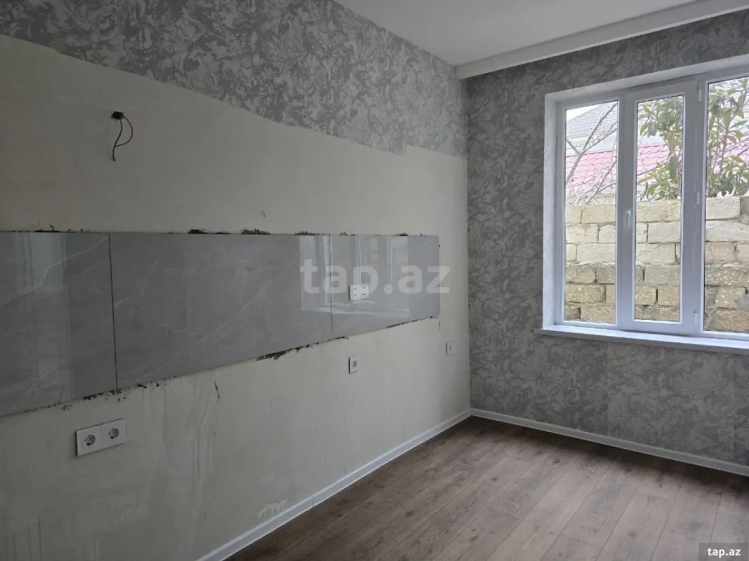 Satılır 5 otaqlı həyət evi