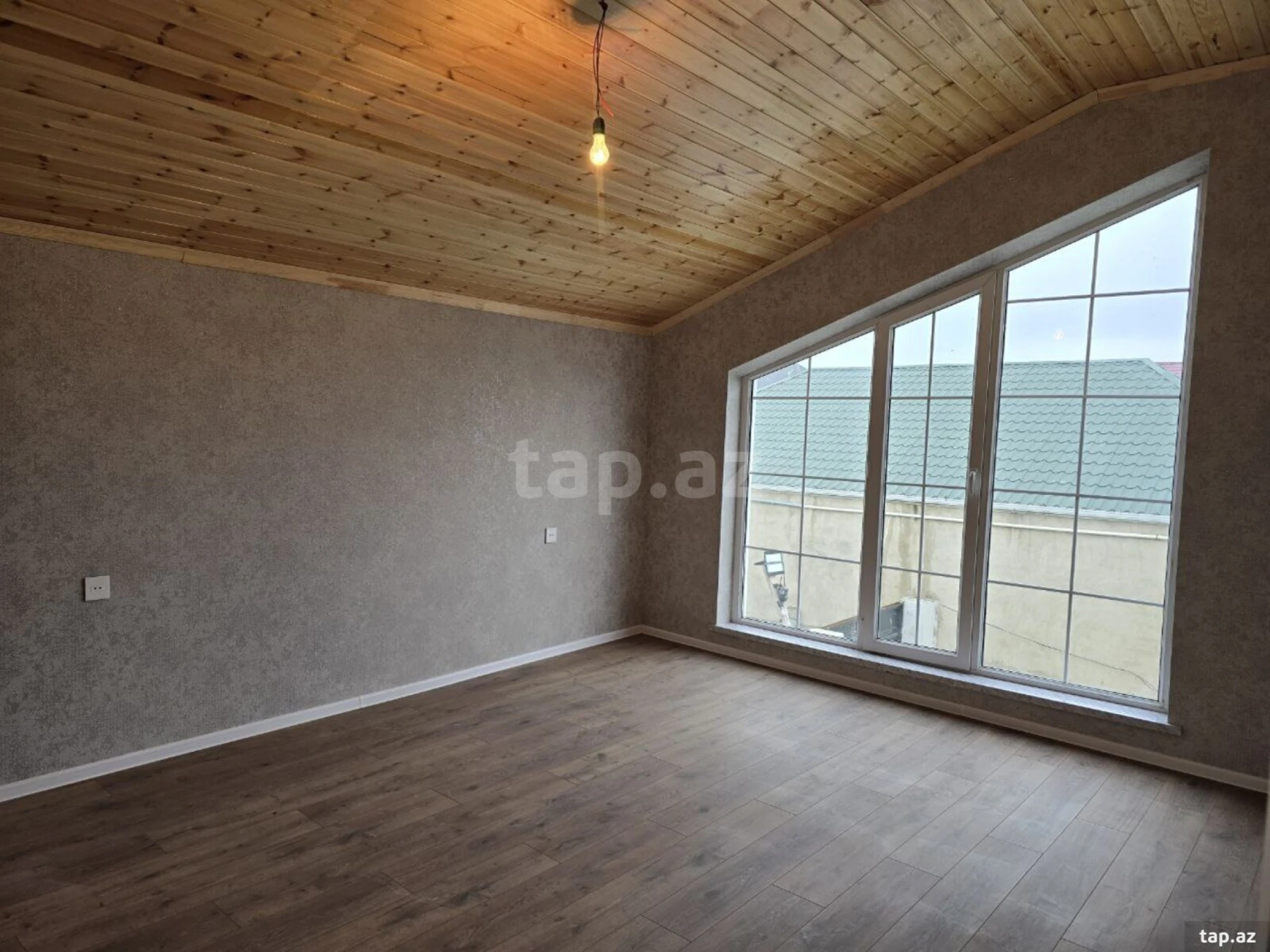 Satılır 5 otaqlı həyət evi