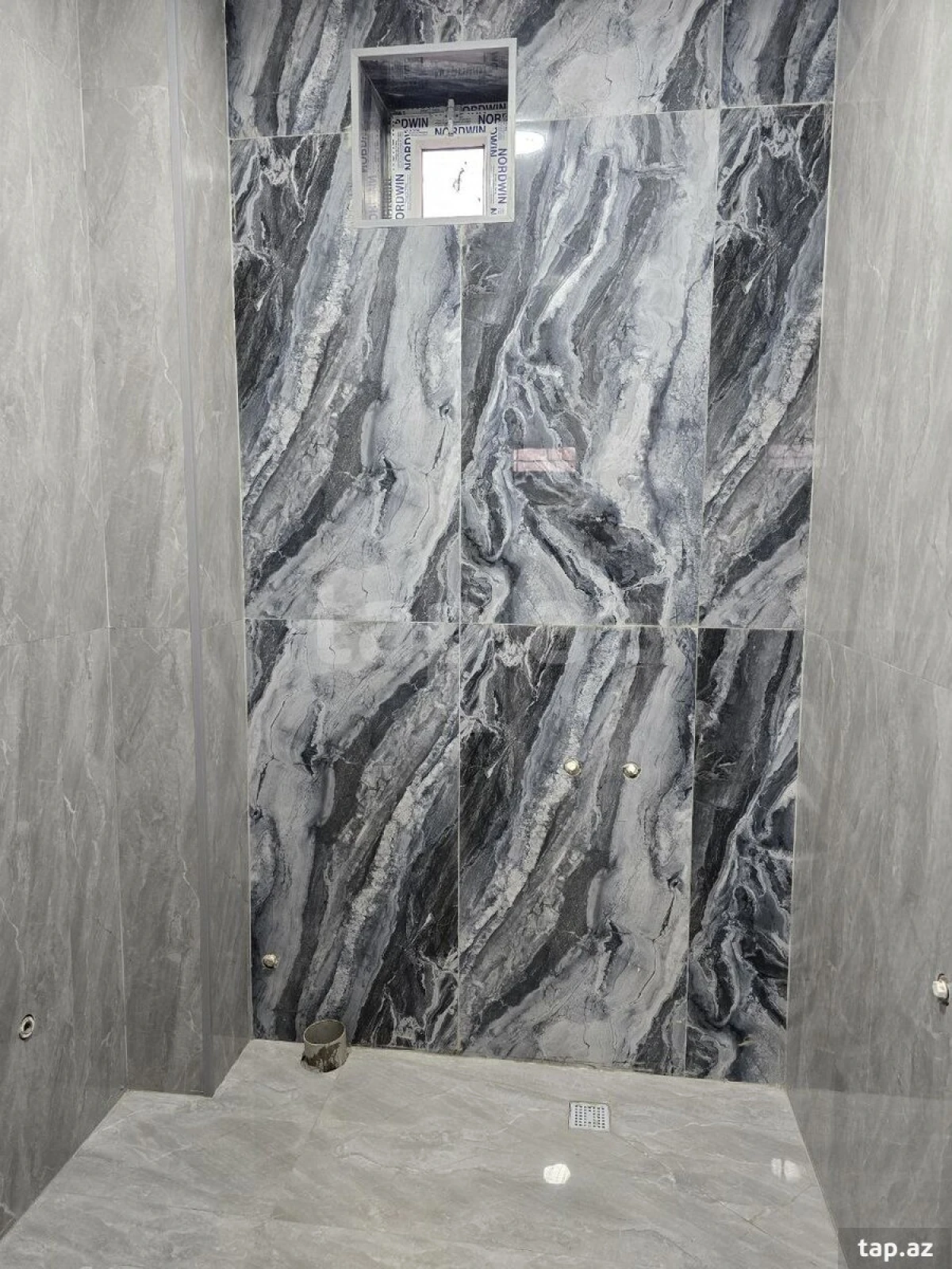 Satılır 5 otaqlı həyət evi