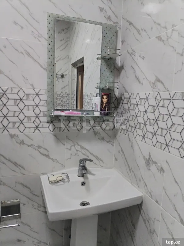 Kirayə verilir 2 otaqlı yeni tikili 64 m²