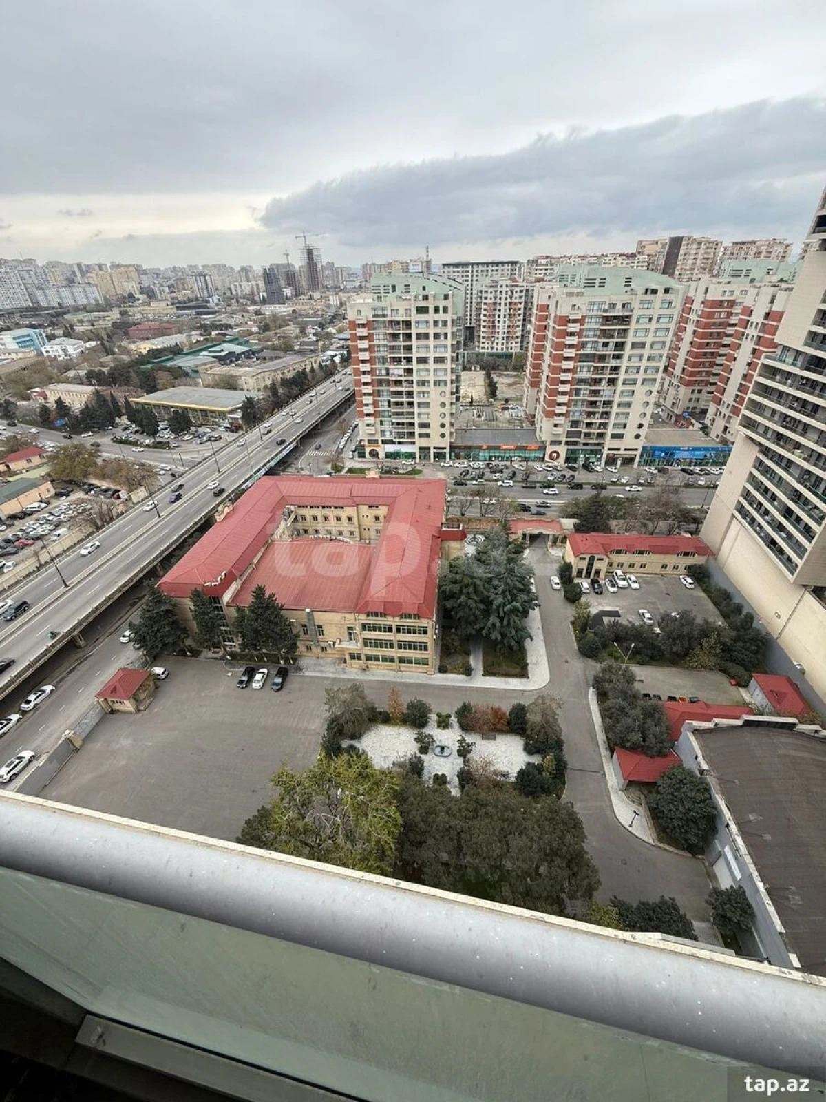 Satılır 2 otaqlı yeni tikili 98 m²