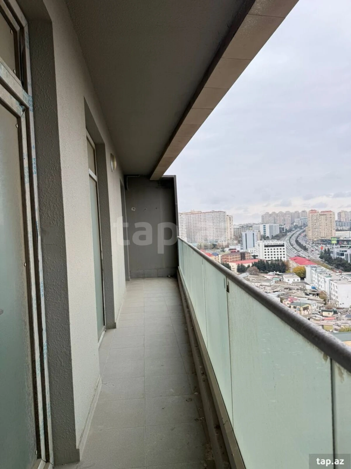 Satılır 2 otaqlı yeni tikili 98 m²