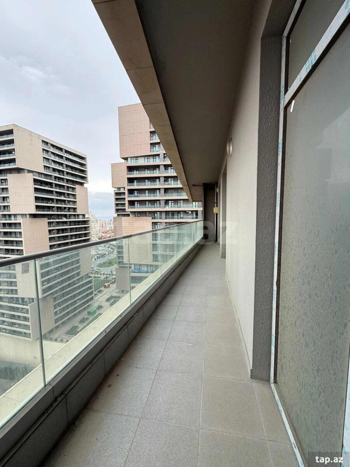 Satılır 2 otaqlı yeni tikili 98 m²