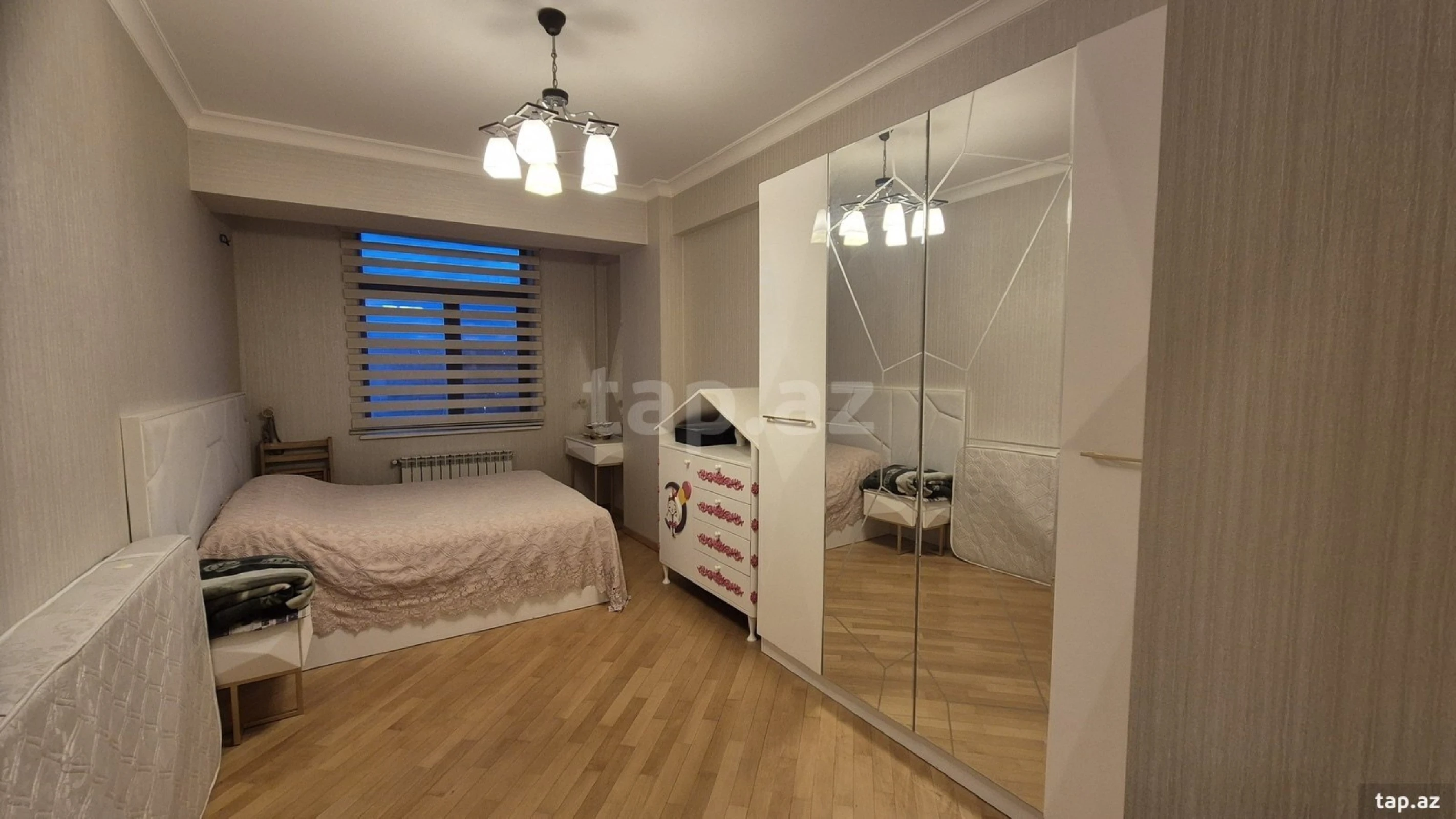 Satılır 4 otaqlı yeni tikili 115 m²