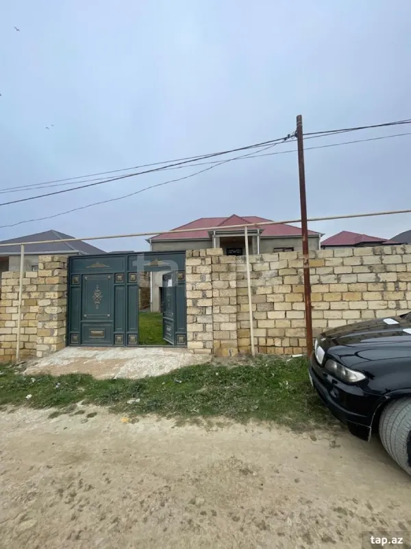 Satılır 4 otaqlı həyət evi