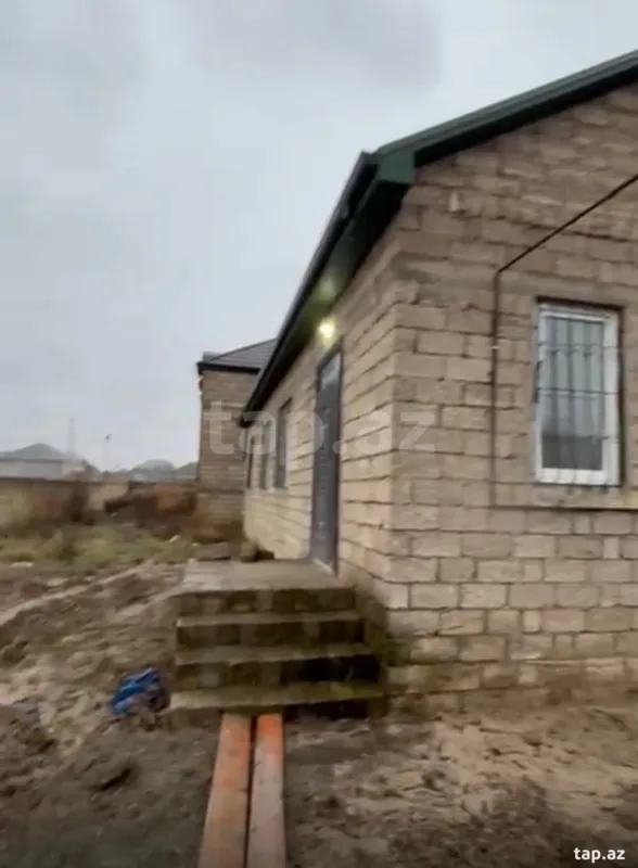 Satılır 4 otaqlı həyət evi