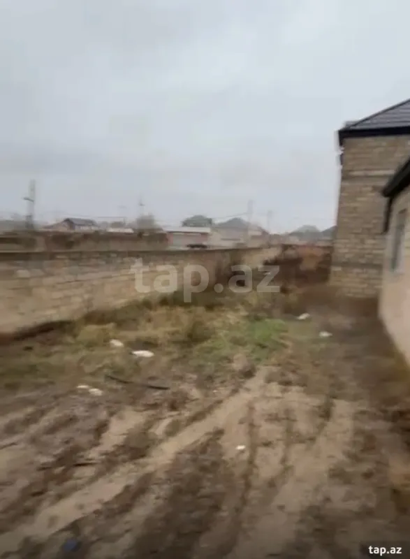 Satılır 4 otaqlı həyət evi