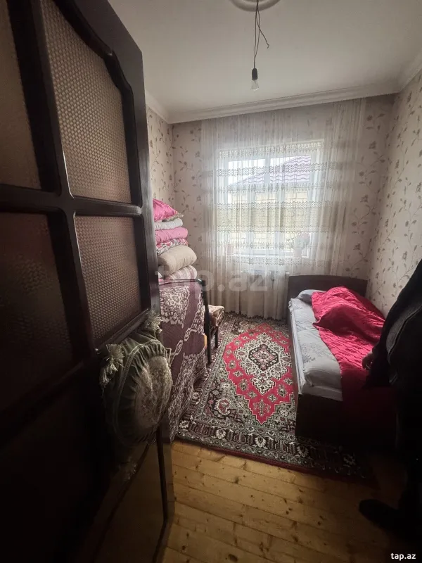 Satılır 4 otaqlı həyət evi