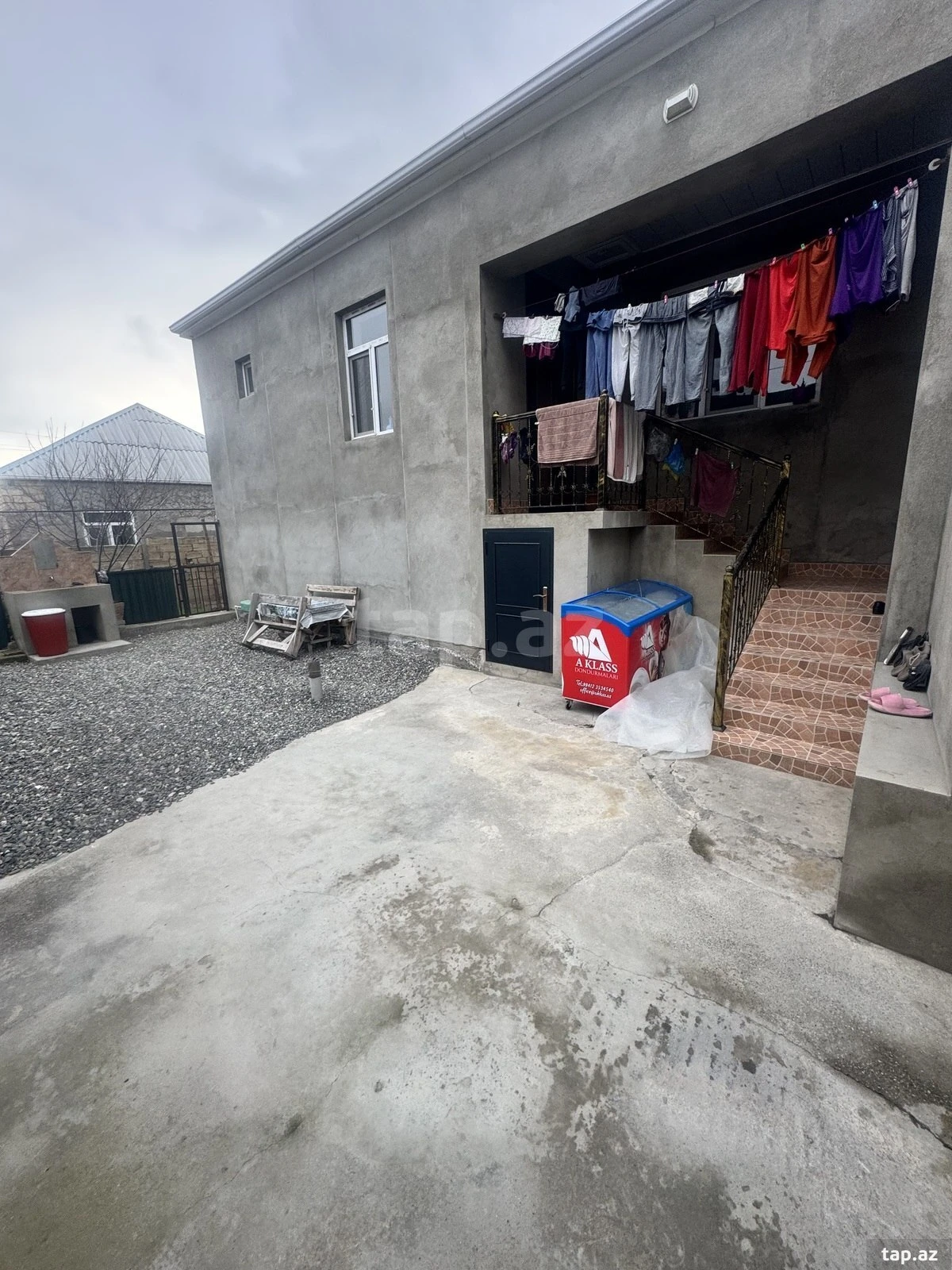 Satılır 4 otaqlı həyət evi