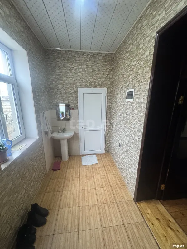 Satılır 4 otaqlı həyət evi