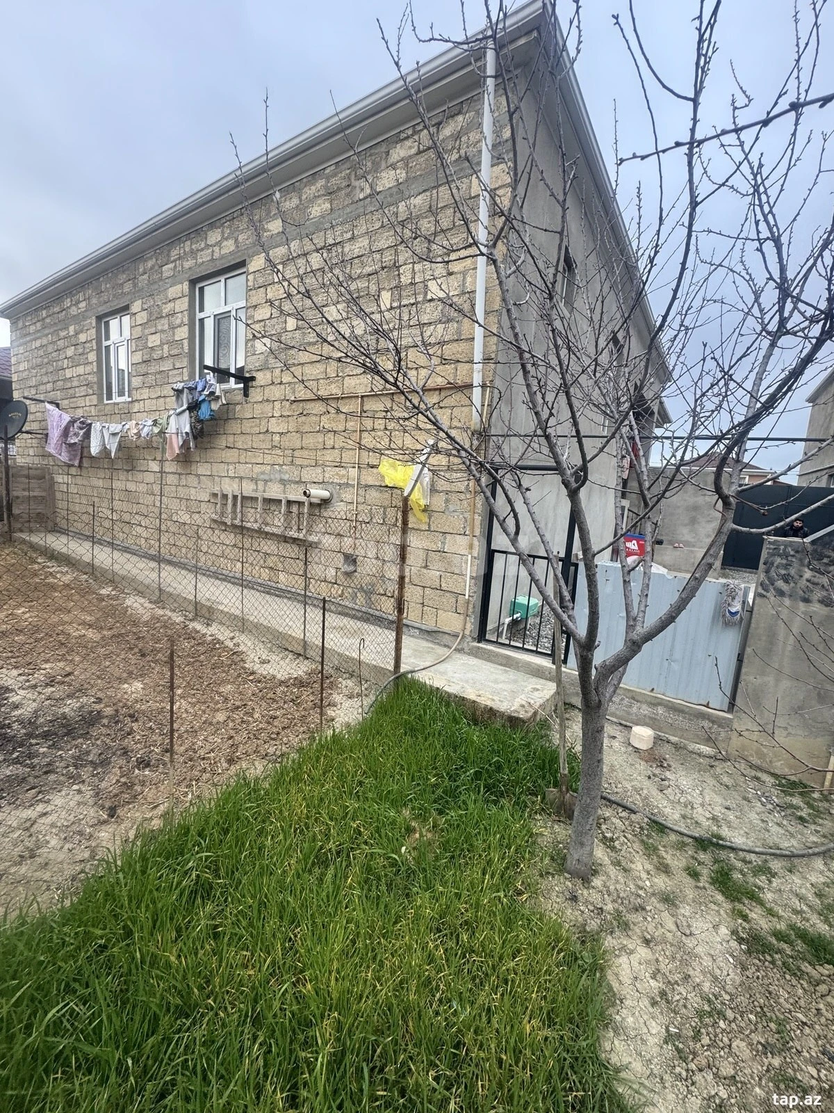 Satılır 4 otaqlı həyət evi