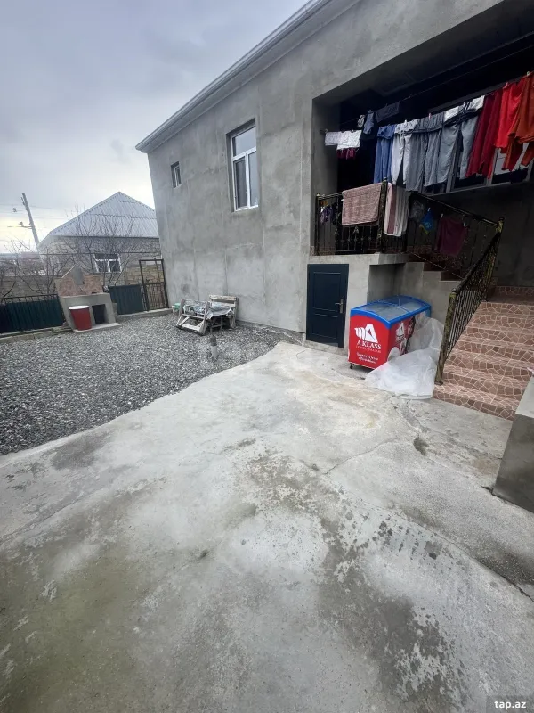 Satılır 4 otaqlı həyət evi