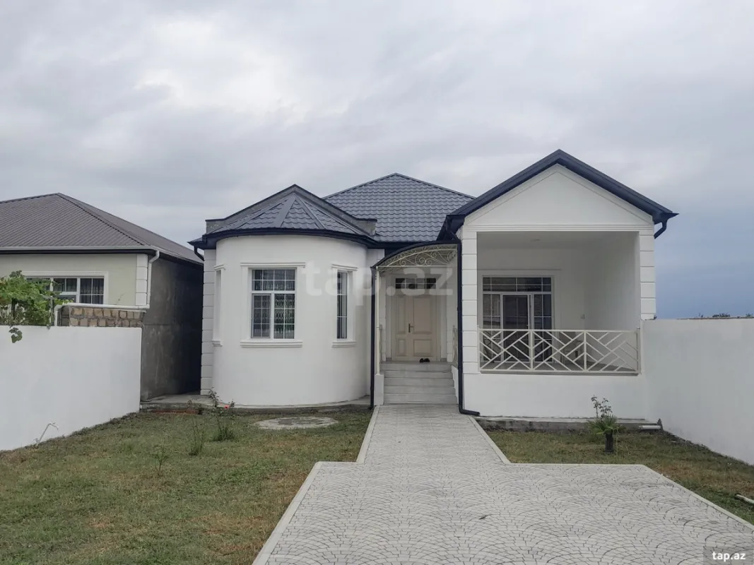 Satılır 4 otaqlı həyət evi