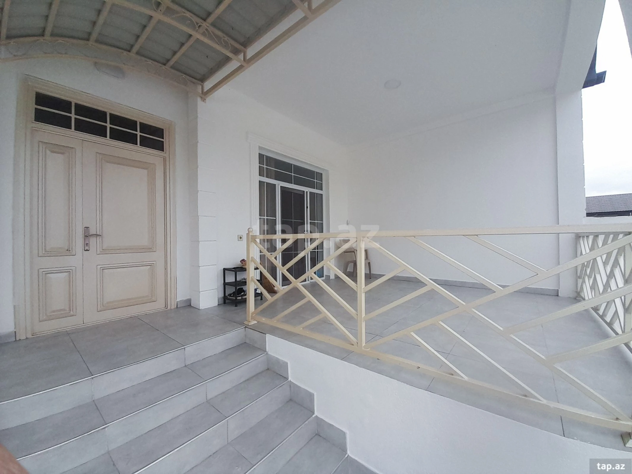 Satılır 4 otaqlı həyət evi