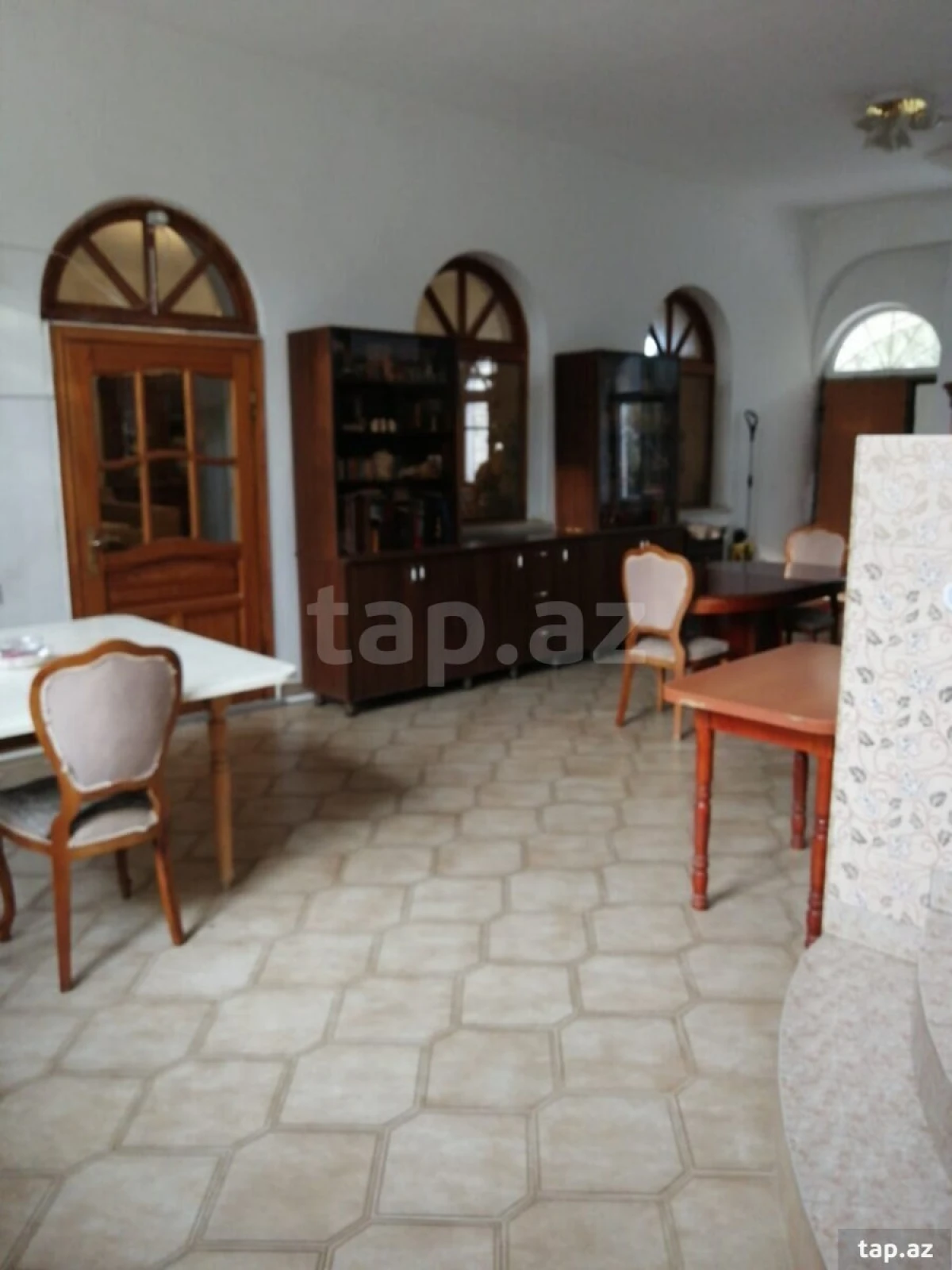 Satılır 6 otaqlı həyət evi