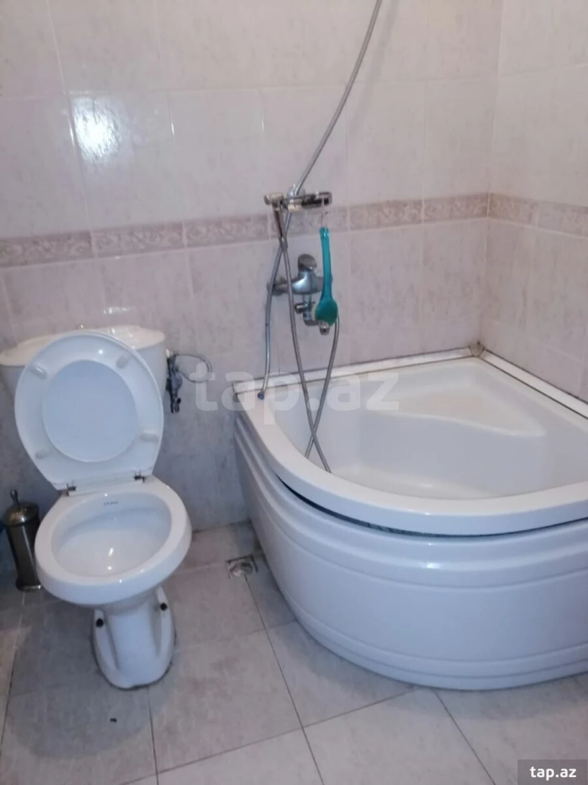 Satılır 6 otaqlı həyət evi