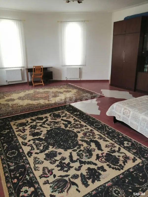 Satılır 6 otaqlı həyət evi
