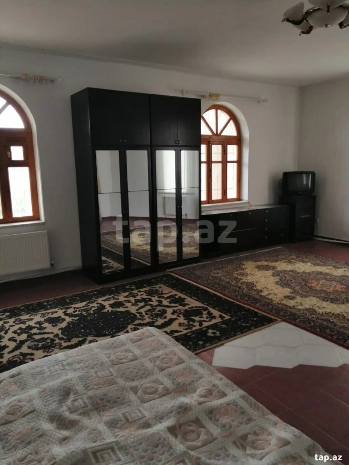 Satılır 6 otaqlı həyət evi