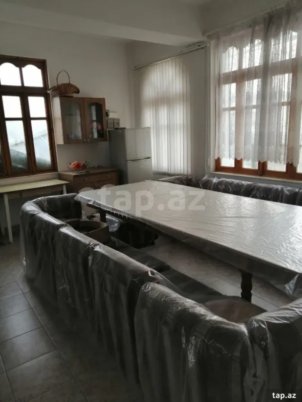 Satılır 6 otaqlı həyət evi