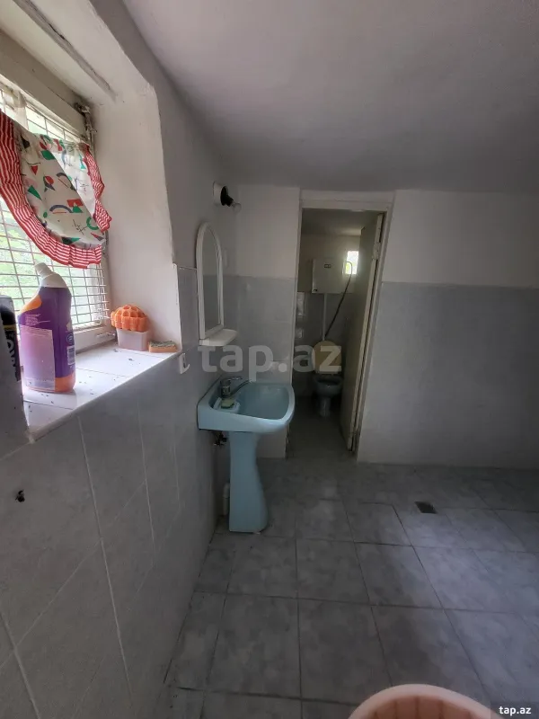 Satılır 6 otaqlı həyət evi