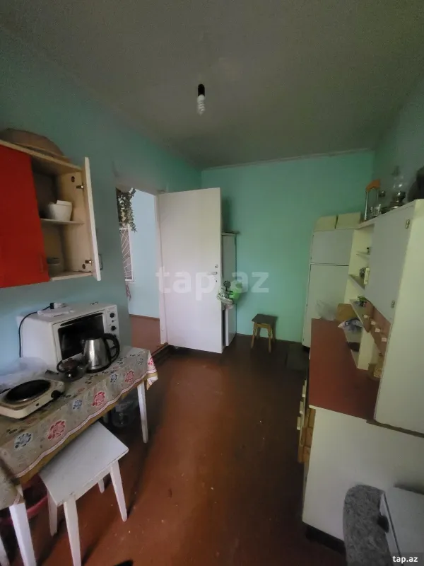 Satılır 6 otaqlı həyət evi