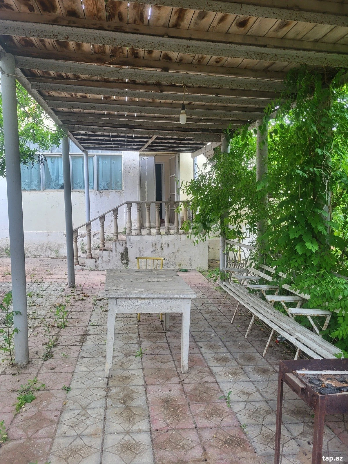 Satılır 6 otaqlı həyət evi