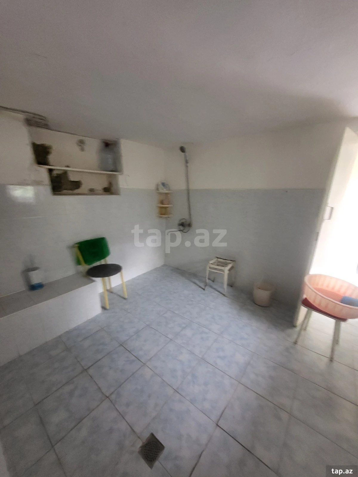 Satılır 6 otaqlı həyət evi