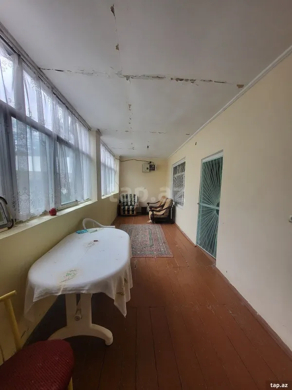 Satılır 6 otaqlı həyət evi