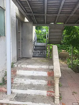 Satılır 6 otaqlı həyət evi