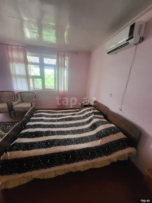 Satılır 6 otaqlı həyət evi